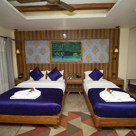 Kc'S Home Sauraha Bagian luar foto