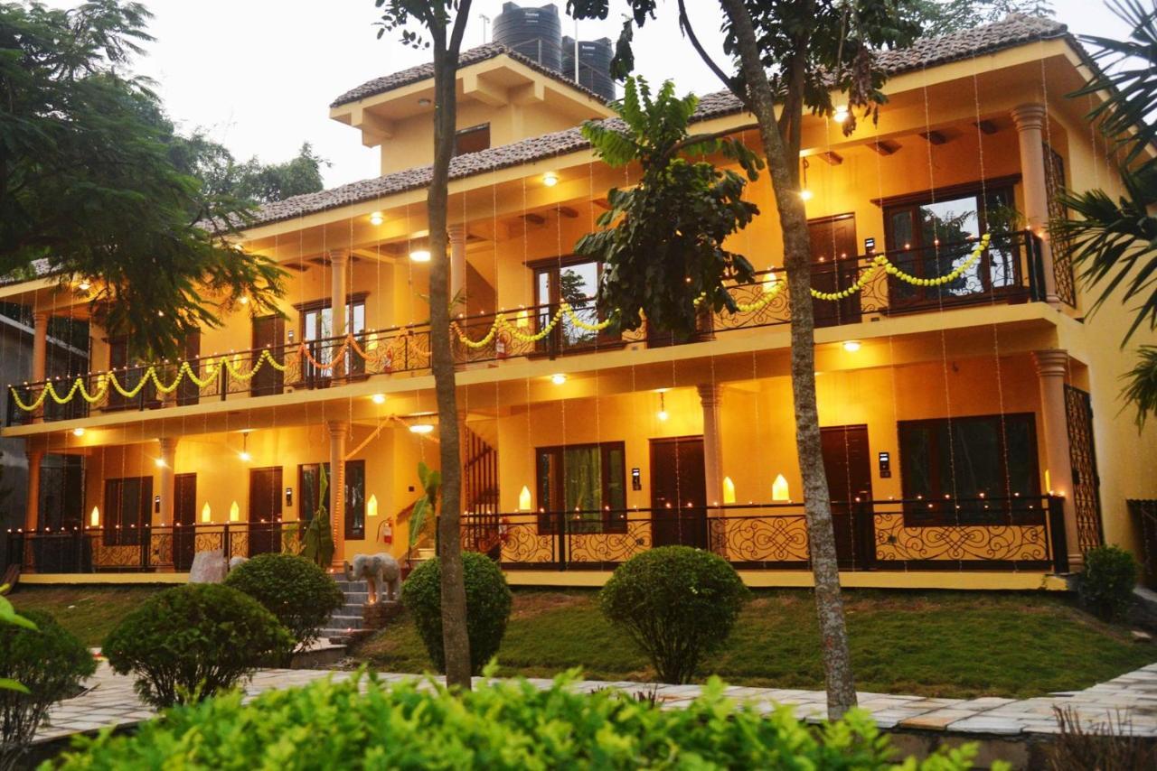 Kc'S Home Sauraha Bagian luar foto